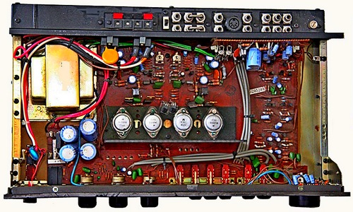 NAD-3020